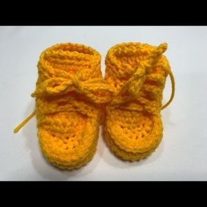 Baby sneakers booties